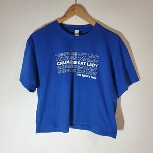 One Tail at a Time "Childless Cat Lady" blue cropped tshirt size L‎ cotton blend